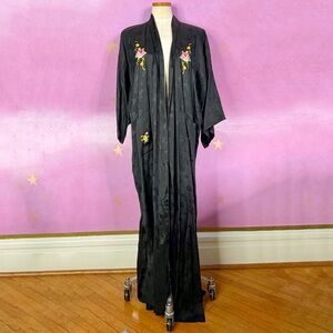 Golden Bee Robe Kimono Women’s Large Black Embroidered Floral Asian Boho Read